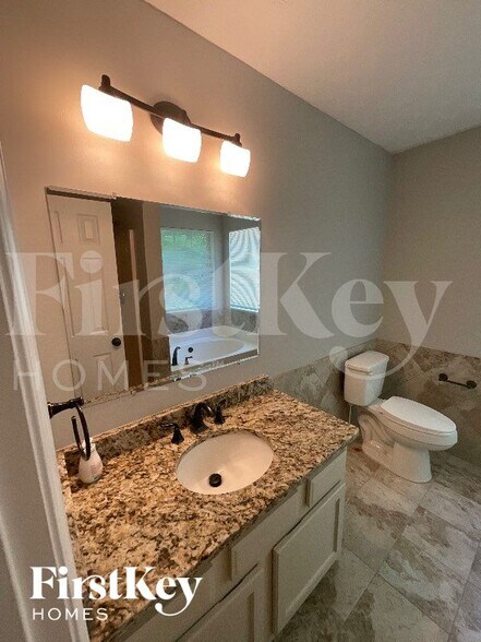 Building Photo - 1404 Lancaster Ct