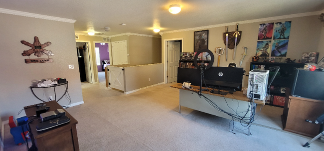Building Photo - 9565 Castle Oaks Dr