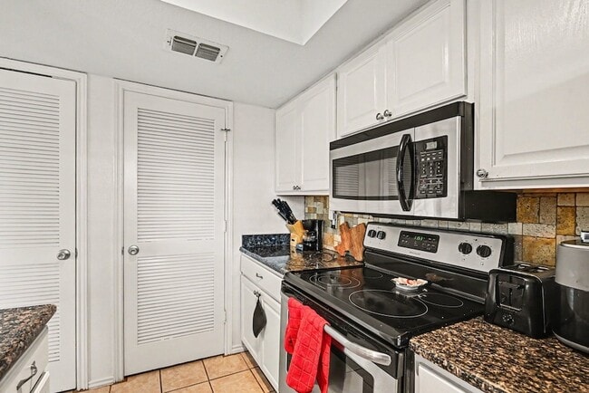 Building Photo - 248 Jefferson Pkwy