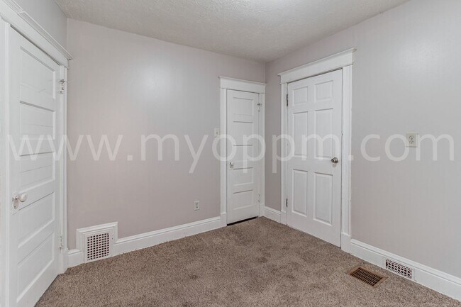 Building Photo - 120 N 40th St