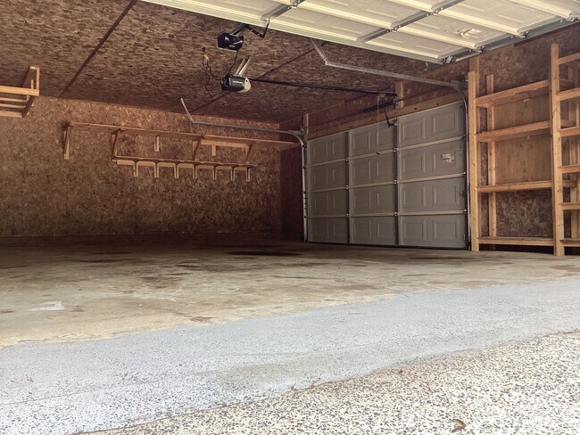 Building Photo - 760 Goudlock Rd
