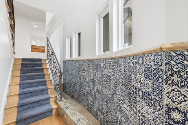 Building Photo - 424 N Broadway