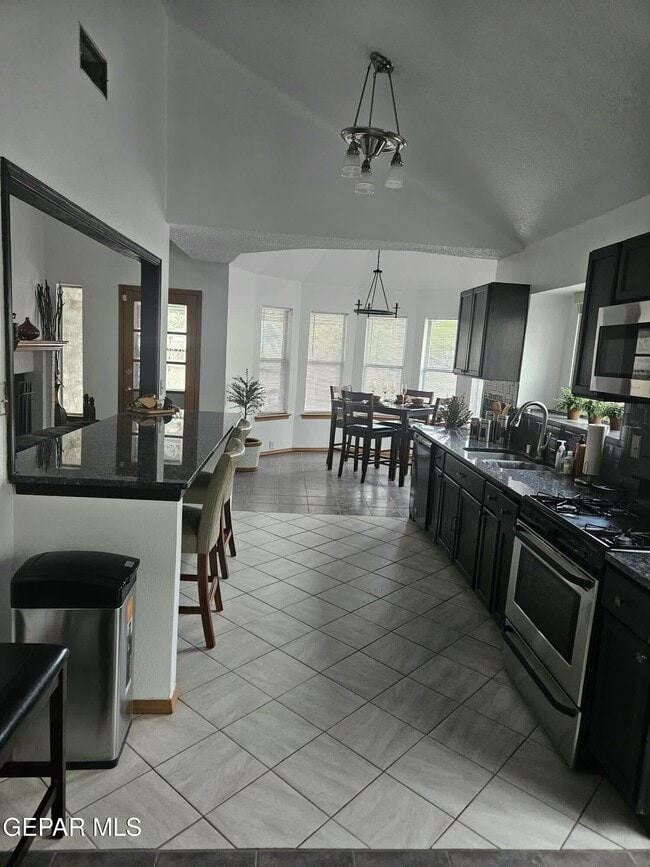 Building Photo - 5936 Oleaster Dr