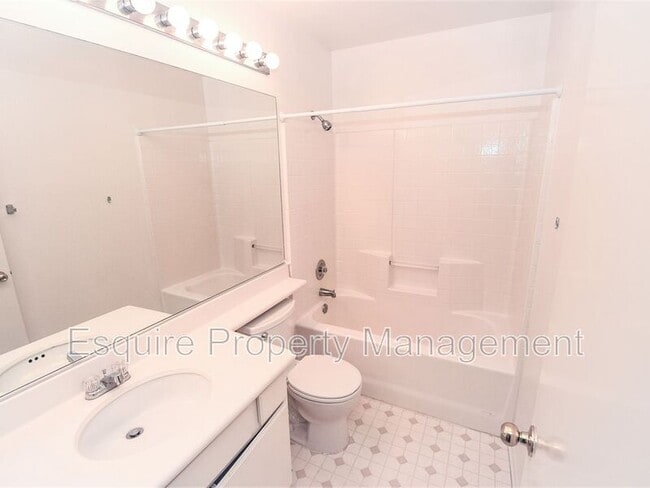 Building Photo - 435 Paseo Del Valle