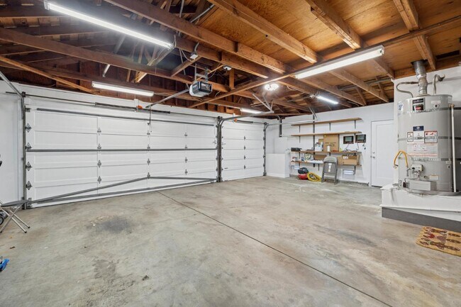 Building Photo - 243 Selby Ln