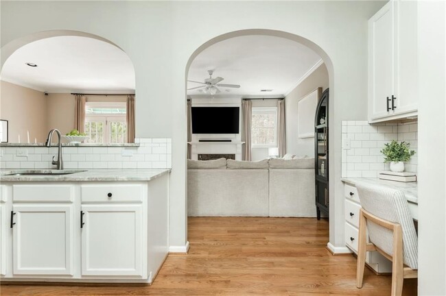Building Photo - 4735 Longcourt Dr