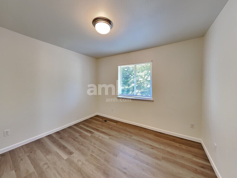 Building Photo - 17712 2nd Ave Ct E