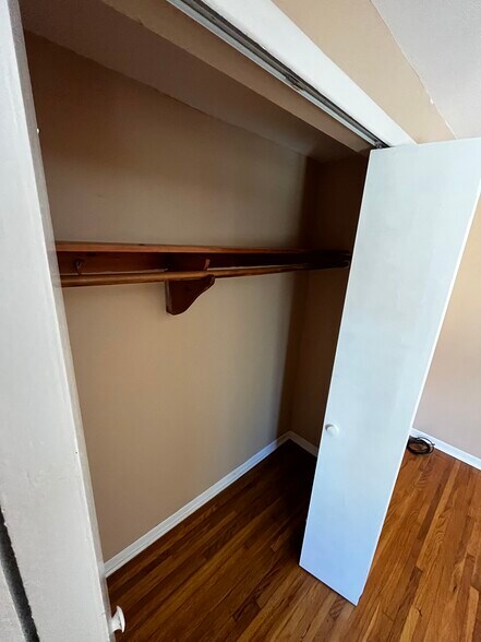 Building Photo - 51 N Seine Dr