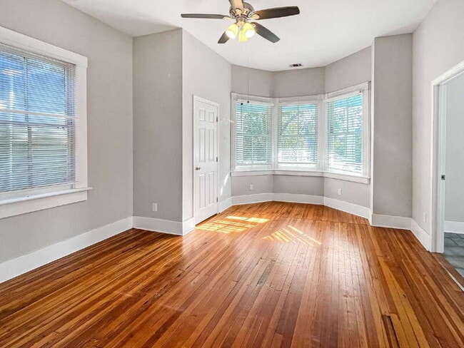 Building Photo - 1012 E Park Ave