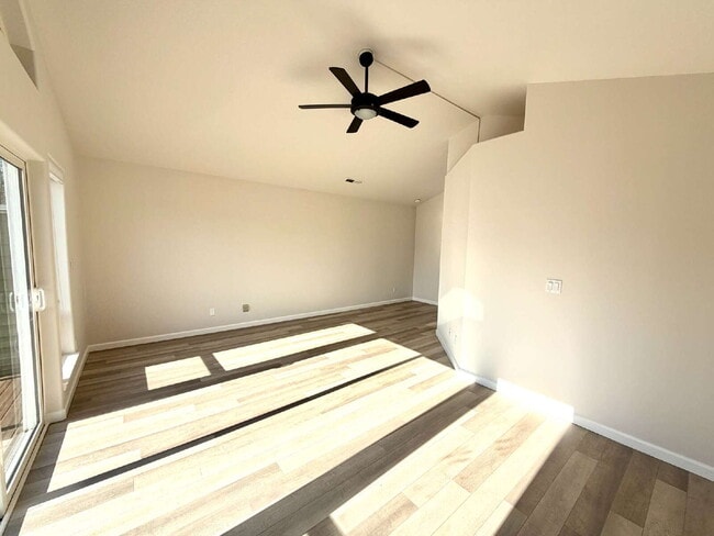 Building Photo - St. Johns 2-bedroom Condo