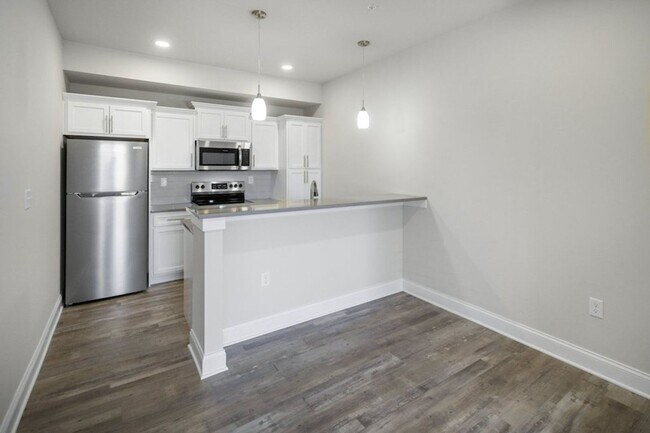 Building Photo - Second Floor, Two Bedroom with Private Ent...