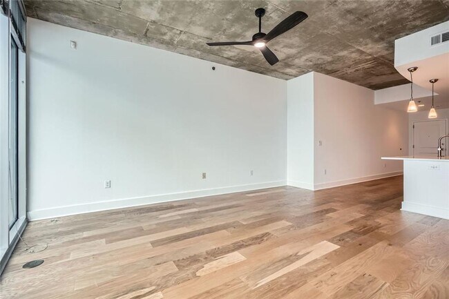 Building Photo - 950 W Peachtree St NW