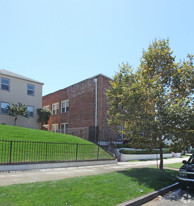 Building Photo - 4144 W Adams Blvd