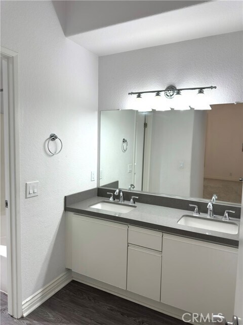 Building Photo - 209 Cinnamon Teal
