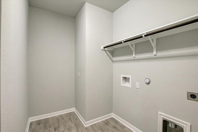 Building Photo - 108 Peruvian Ln