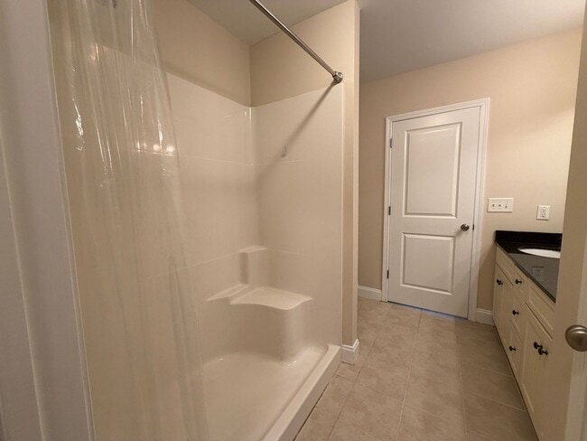 Building Photo - Lovely 3 Bedroom 3 Bath Townhouse on the east side of Athens, GA