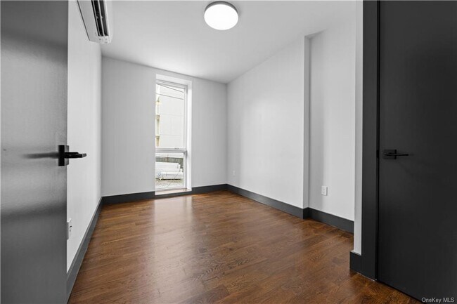 Building Photo - 304 Water St