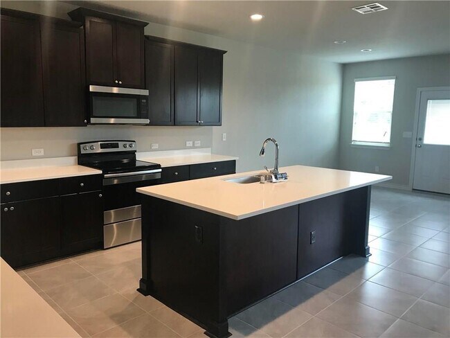 Building Photo - 1352 Eagle Ridge Trail
