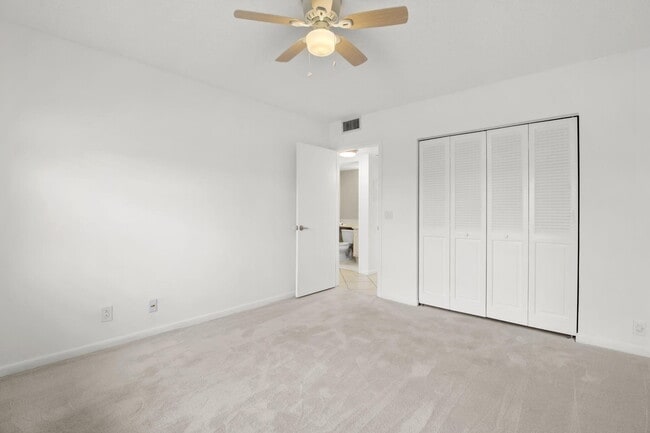 Building Photo - 124 Preston Way