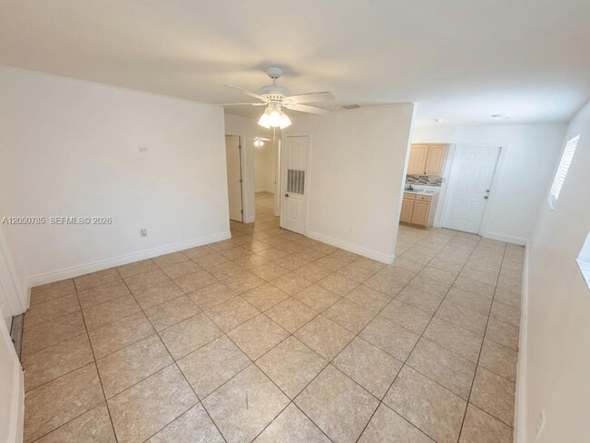 Building Photo - 2633 NW 9th Ave