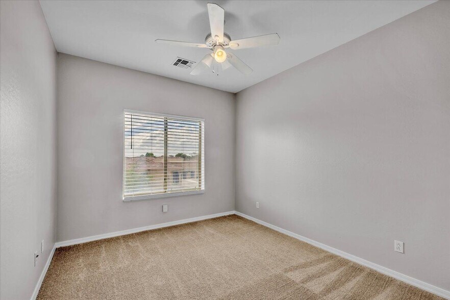 Building Photo - 4280 N 157th Ave