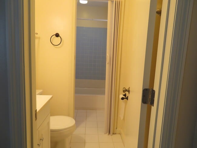 Building Photo - 3 bedroom, joined 1.5 bath ranch style home for rent