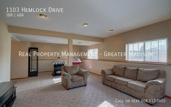 Building Photo - 1103 Hemlock Dr