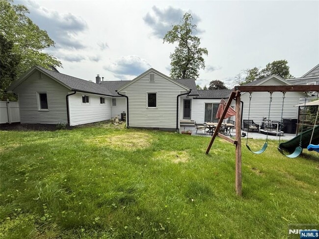Building Photo - 41 Woods Ave