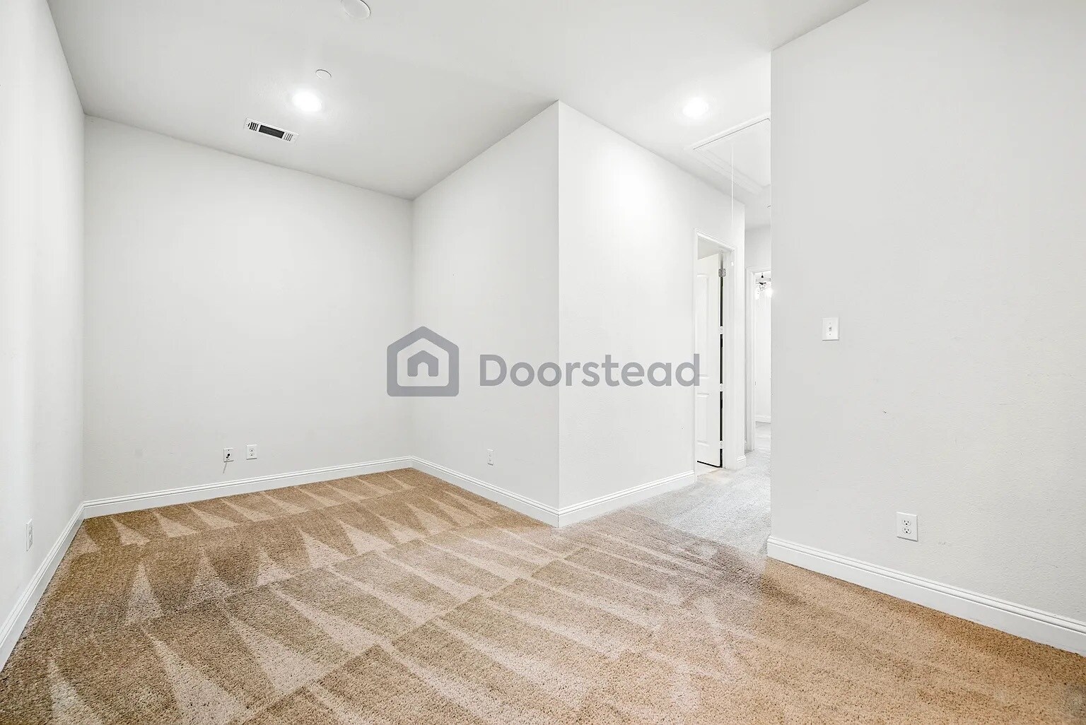 Building Photo - 2518 Plumas Dr