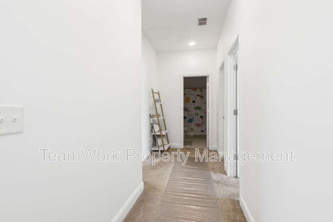 Building Photo - 254 Gulledge St
