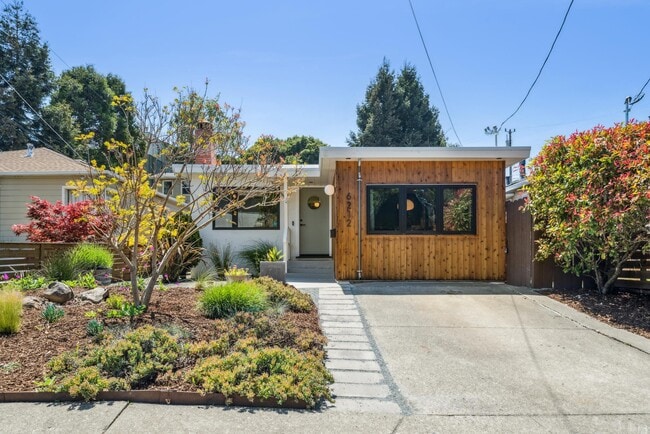 Building Photo - 6212 Bernhard Ave