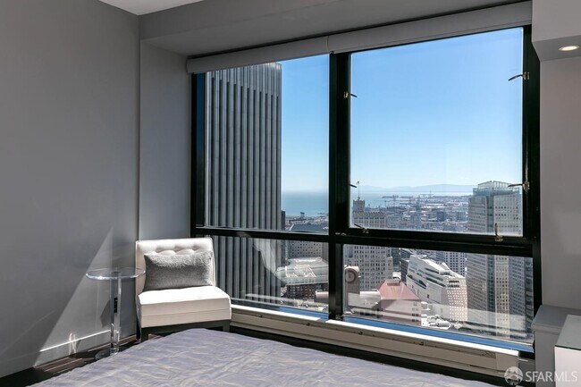 Building Photo - 333 Bush St