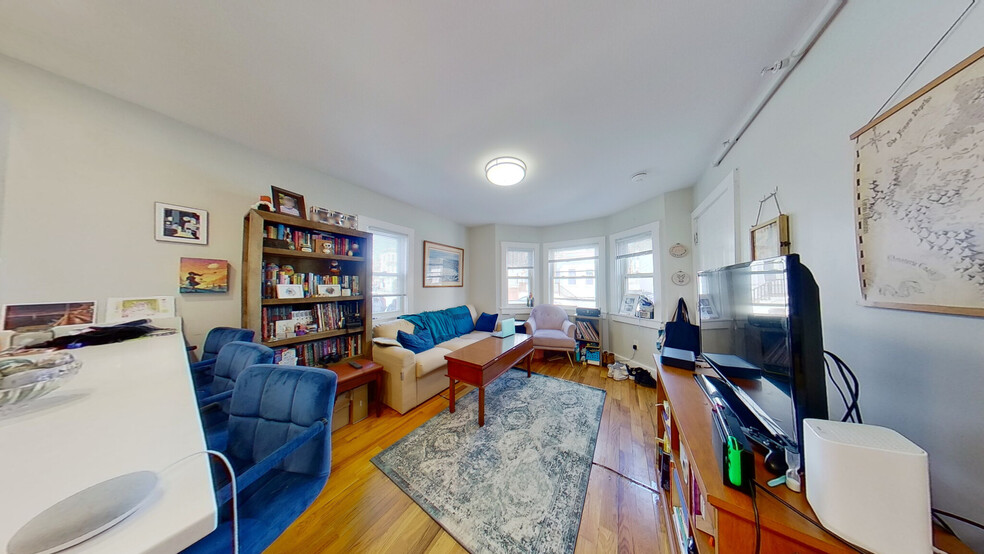 Building Photo - 165 Boylston St
