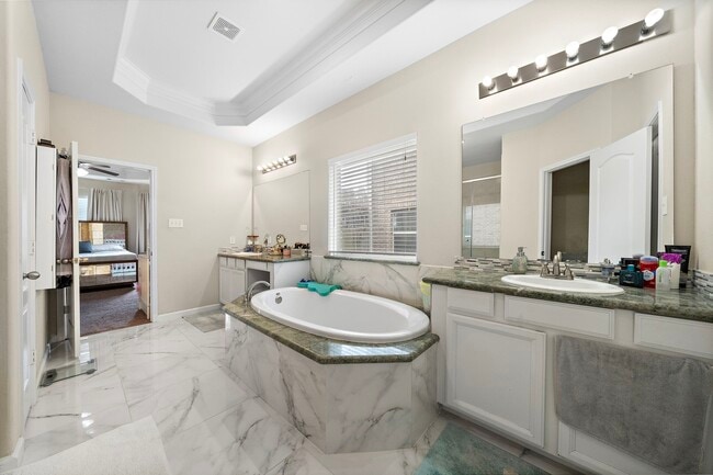 Building Photo - 3627 Grand Prom