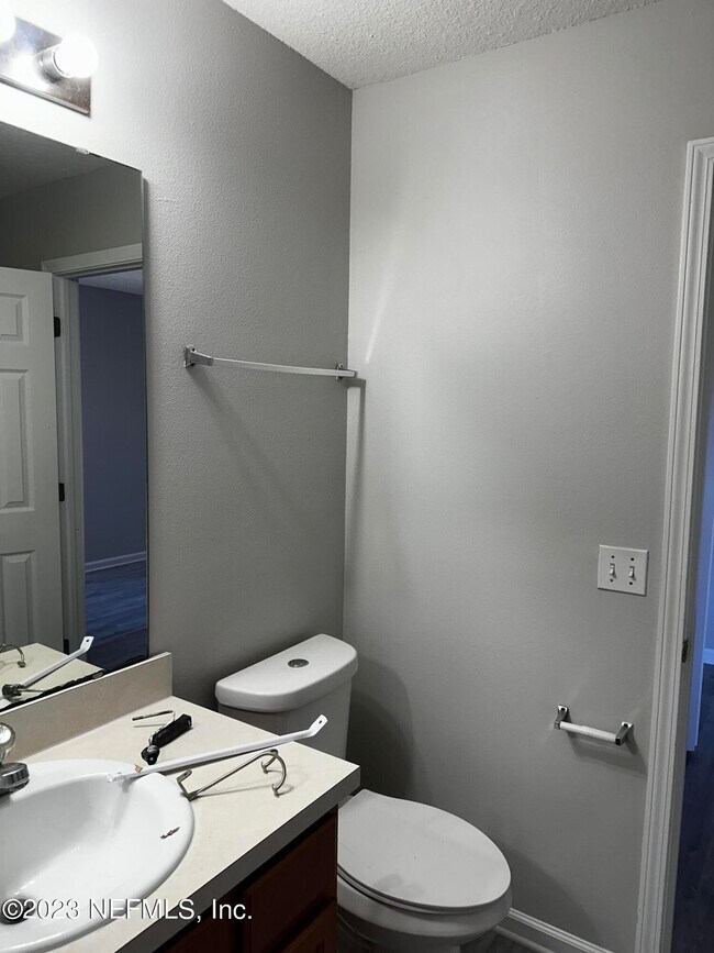 Building Photo - 559 Southbranch Dr