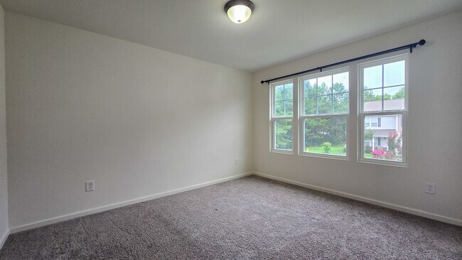 Building Photo - 489 Green Arbor Ln