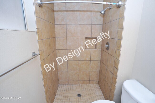 Building Photo - 7230 N Ulene Pl