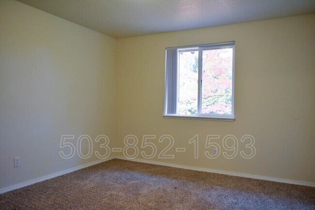 Building Photo - 20125 SW Tualatin Valley Hwy