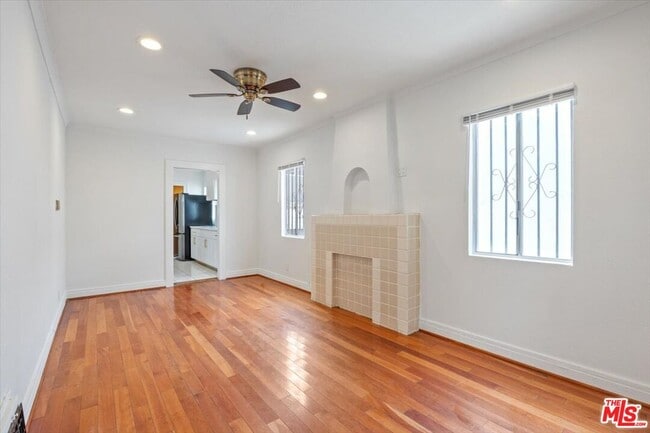 Building Photo - 2840 S Mansfield Ave