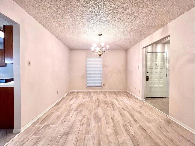 Building Photo - Charming Lewisville Home with Bonus Guest ...