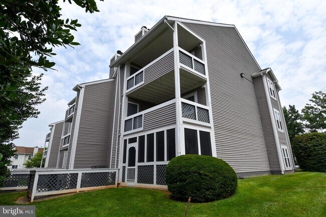 Building Photo - 4056 Grays Pointe Ct