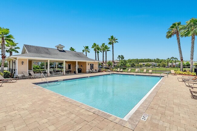 Building Photo - Spacious 4 Bedroom Home with Loft – Prime ...