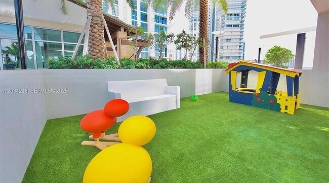 Building Photo - 300 Sunny Isles Blvd