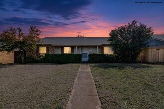 Building Photo - 2614 St George Dr