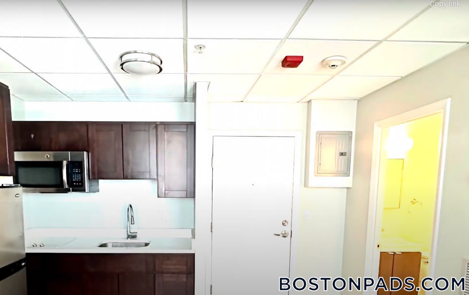 Building Photo - 507 Main St