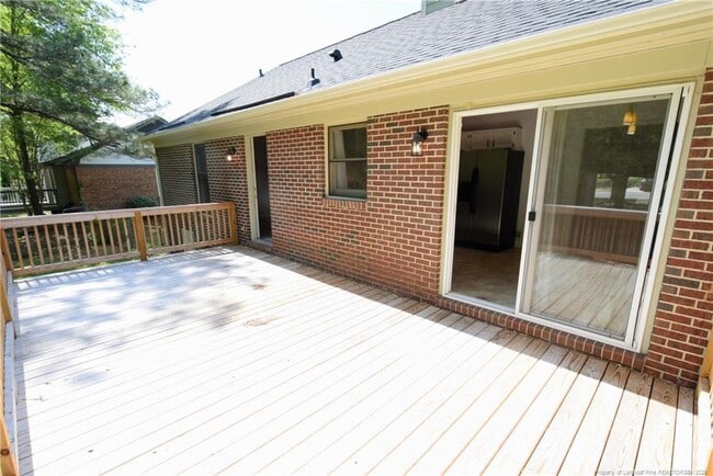 Building Photo - 5050 Summer Ridge Rd
