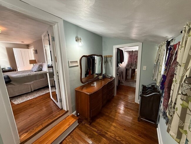 Building Photo - Cozy & Updated - 3 BR home in Old SW!