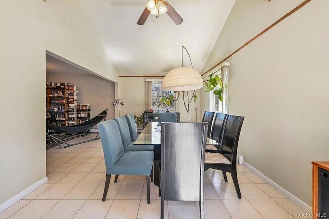 Building Photo - 568 Manville Rd