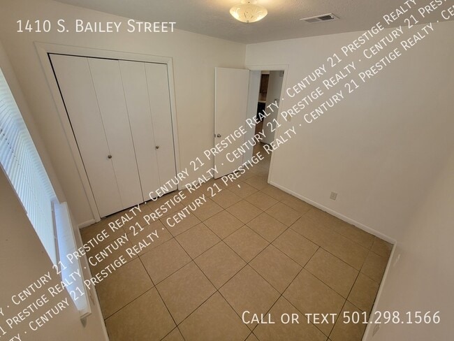 Building Photo - 1410 S Bailey St