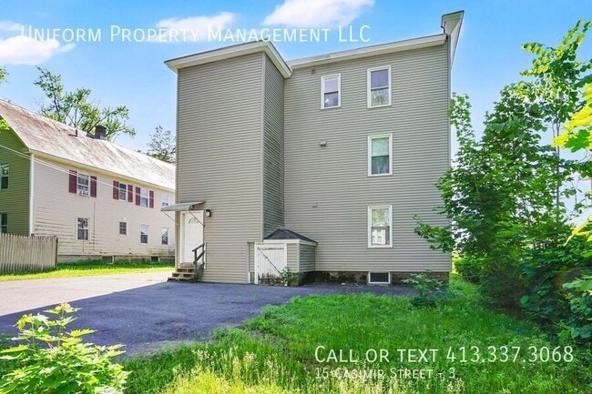 Building Photo - 15 Casimir St